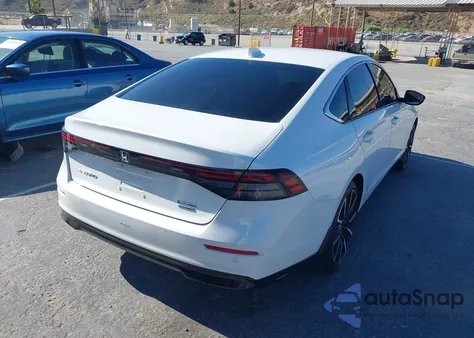 2024 Honda Accord Touring Hybrid z USA, uszkodzony, nr VIN 1HGCY2F84RA046177